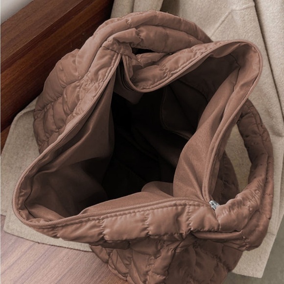 NEW Brown Quilted Zipper Large Shoulder Bag in Coffee - Picture 5 of 6